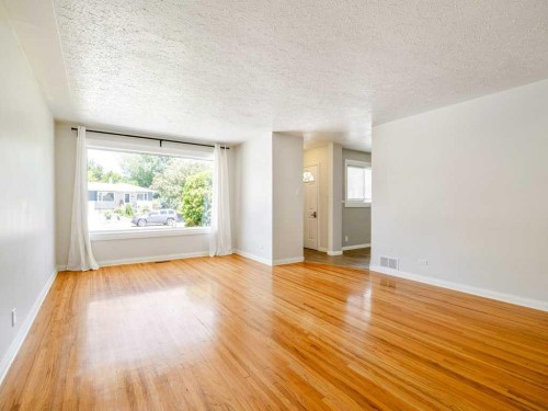 1726 13 Avenue South, Lethbridge, AB - Indoor