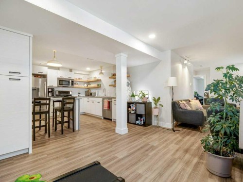 1726 13 Avenue South, Lethbridge, AB - Indoor Photo Showing Living Room