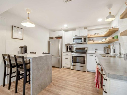 1726 13 Avenue South, Lethbridge, AB - Indoor Photo Showing Kitchen
