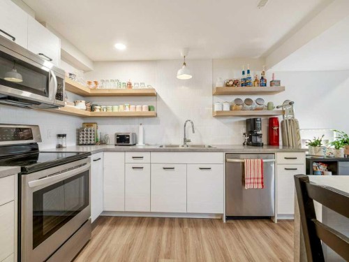 1726 13 Avenue South, Lethbridge, AB - Indoor Photo Showing Kitchen