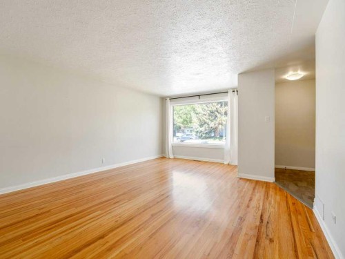 1726 13 Avenue South, Lethbridge, AB - Indoor Photo Showing Other Room