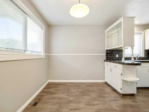 1726 13 Avenue South, Lethbridge, AB - Indoor