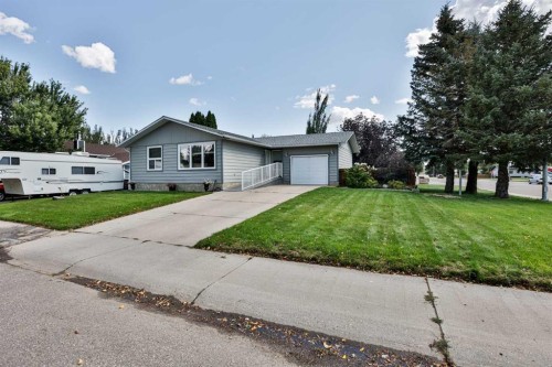 5803 49 Street  Taber, AB T1G 1E7