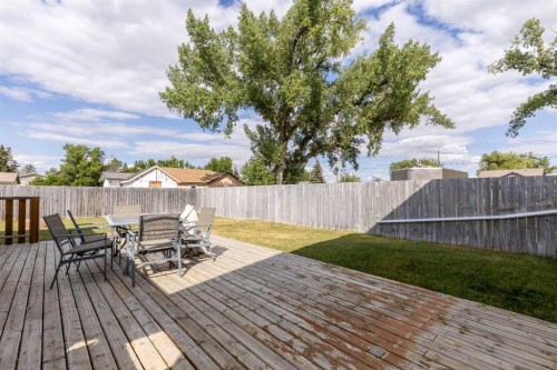 177 E 400 N, Raymond, AB 
