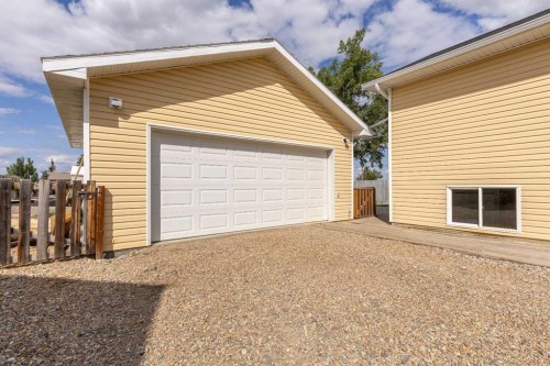 177 E 400 N, Raymond, AB 