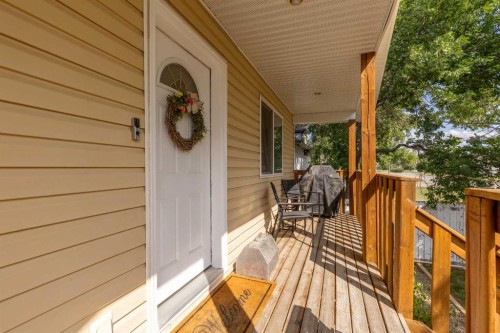 177 E 400 N, Raymond, AB 