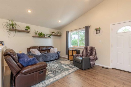 177 E 400 N, Raymond, AB 