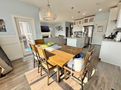 55 Riverhurst Cove West, Lethbridge, AB - Indoor Photo Showing Dining Room