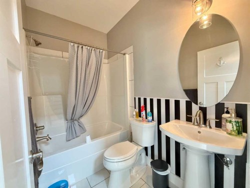55 Riverhurst Cove West, Lethbridge, AB - Indoor Photo Showing Bathroom
