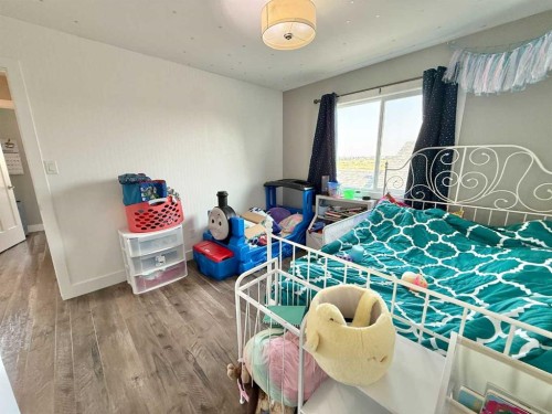 55 Riverhurst Cove West, Lethbridge, AB - Indoor Photo Showing Bedroom