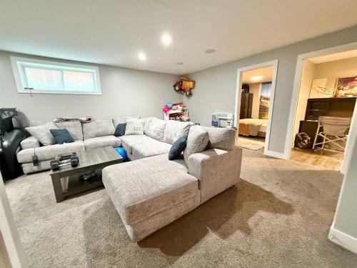 55 Riverhurst Cove West, Lethbridge, AB - Indoor Photo Showing Other Room