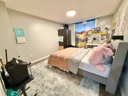 55 Riverhurst Cove West, Lethbridge, AB - Indoor Photo Showing Bedroom
