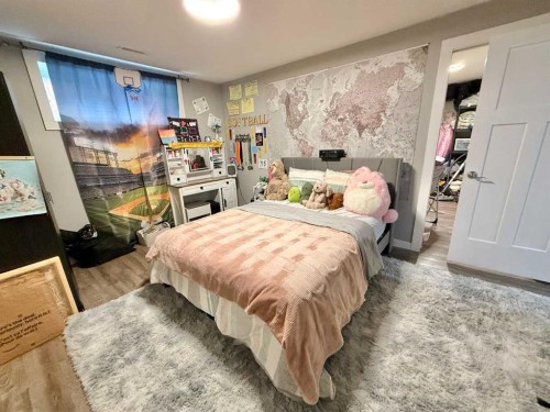 55 Riverhurst Cove West, Lethbridge, AB - Indoor Photo Showing Bedroom