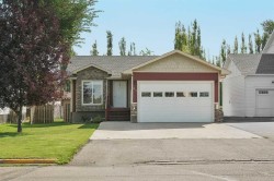 47 N 1 Street EASTMagrath, AB T0K 1J0
