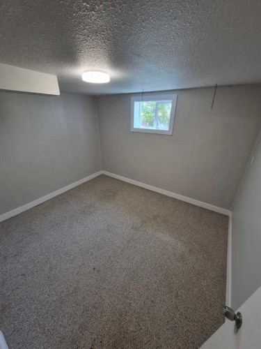 4931 54 Avenue, Taber, AB - Indoor
