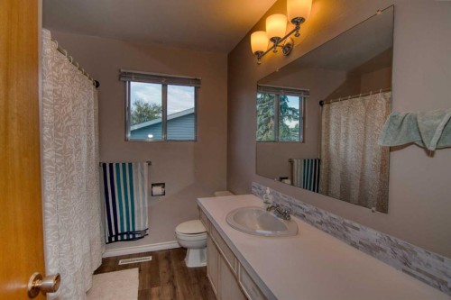 1710 15 Avenue North, Lethbridge, AB 