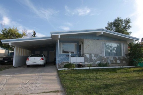 1710 15 Avenue North, Lethbridge, AB 