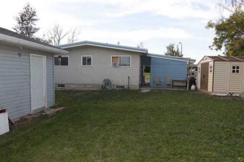 1710 15 Avenue North, Lethbridge, AB 