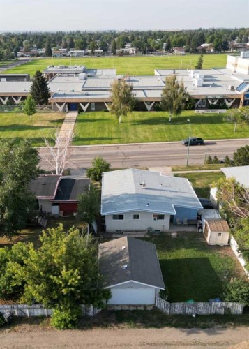 1710 15 Avenue North, Lethbridge, AB 