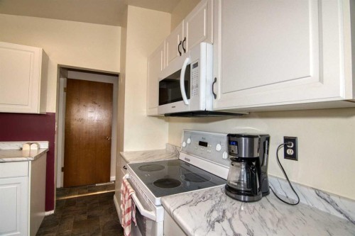 1710 15 Avenue North, Lethbridge, AB 