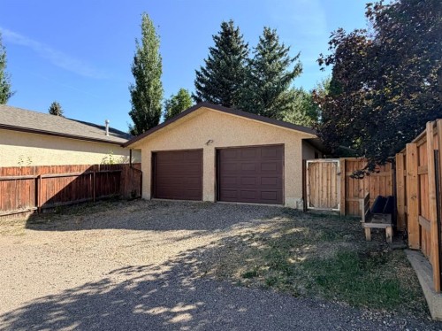 11 Lakhota Crescent West, Lethbridge, AB - Outdoor