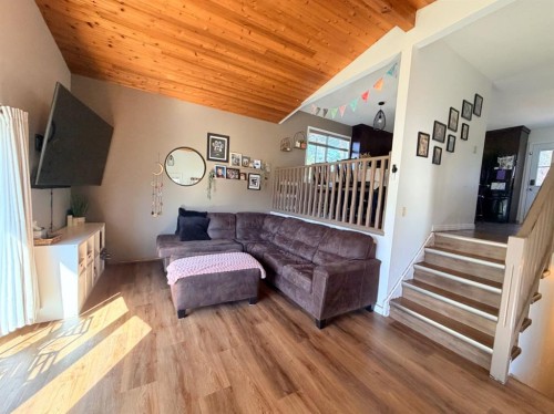 11 Lakhota Crescent West, Lethbridge, AB - Indoor