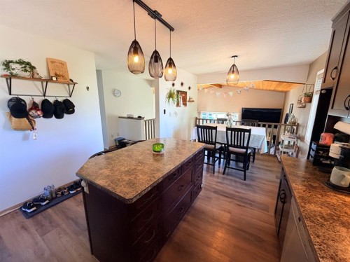 11 Lakhota Crescent West, Lethbridge, AB - Indoor Photo Showing Other Room