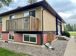 31-5 Acadia Road WESTLethbridge, AB T1K 4C1