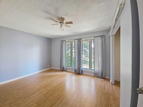 504 5 Street, Warner, AB - Indoor Photo Showing Other Room