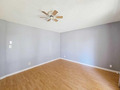 504 5 Street, Warner, AB - Indoor Photo Showing Other Room