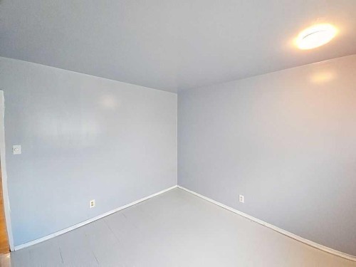 504 5 Street, Warner, AB - Indoor Photo Showing Other Room