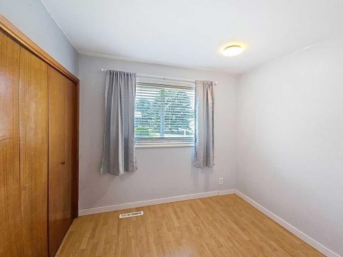 504 5 Street, Warner, AB - Indoor Photo Showing Other Room
