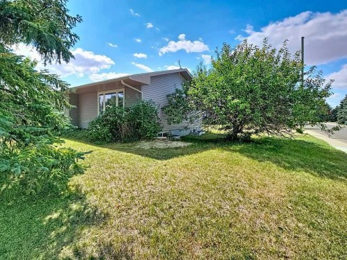 504 5 Street, Warner, AB - Outdoor