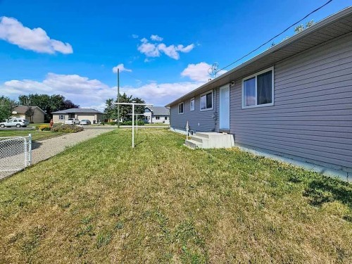 504 5 Street, Warner, AB - Outdoor