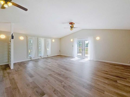 504 5 Street, Warner, AB - Indoor Photo Showing Other Room