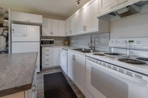 1721 20 Street South, Lethbridge, AB 