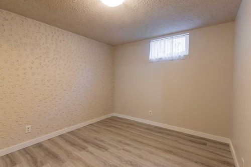 1721 20 Street South, Lethbridge, AB 