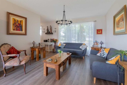 1721 20 Street South, Lethbridge, AB 