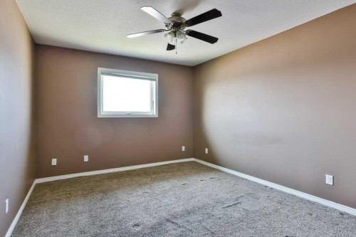 5-734 Heritage Boulevard West, Lethbridge, AB - Indoor Photo Showing Other Room