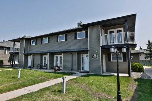 5-734 Heritage Boulevard West, Lethbridge, AB - Outdoor With Facade