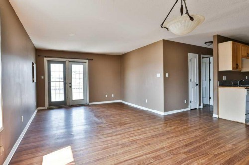 5-734 Heritage Boulevard West, Lethbridge, AB - Indoor