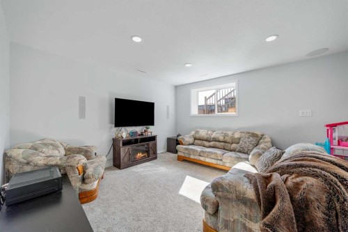917 Atlantic Cove West, Lethbridge, AB 