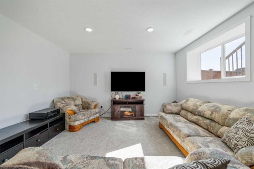 917 Atlantic Cove West, Lethbridge, AB 