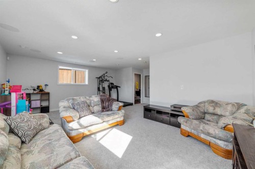 917 Atlantic Cove West, Lethbridge, AB 