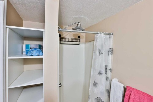 49 Meadowlark Boulevard North, Lethbridge, AB 