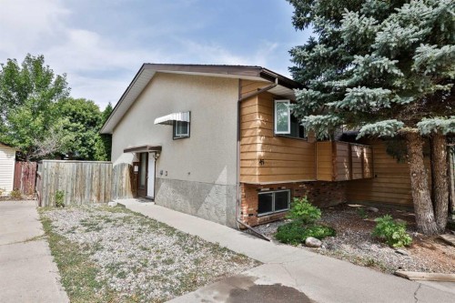 49 Meadowlark Boulevard North, Lethbridge, AB 