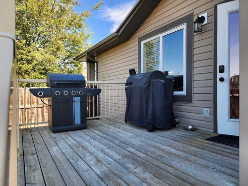 118 Silkstone Road West, Lethbridge, AB 