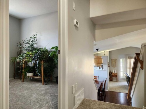 118 Silkstone Road West, Lethbridge, AB 