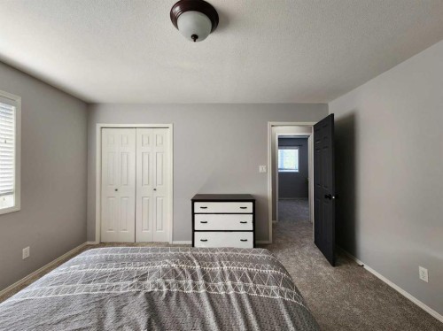 118 Silkstone Road West, Lethbridge, AB 