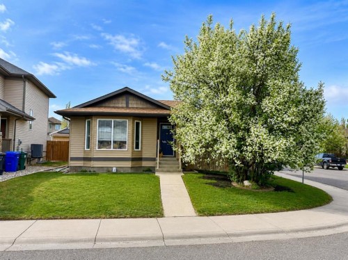 118 Silkstone Road West, Lethbridge, AB 